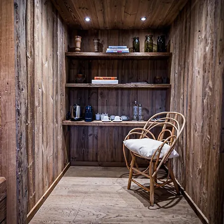 赞尼尔小屋酒店 5* 梅杰夫